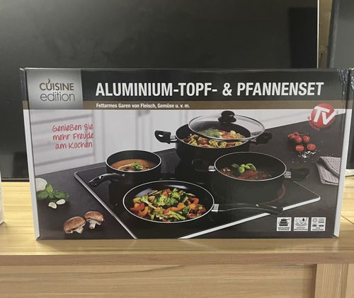 Ensemble de casserole et de poeles en Aluminium
